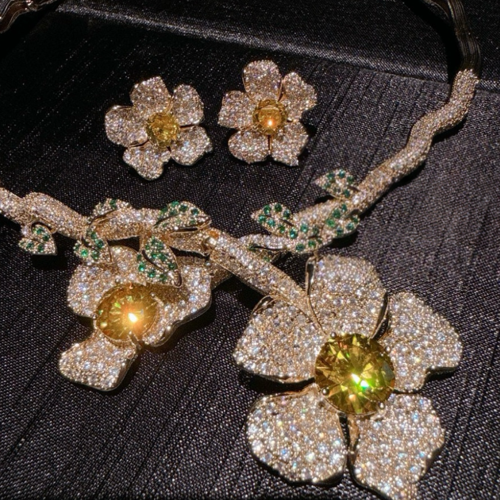 Retro blooming gemstone vine necklace 18K gold zircon earrings set